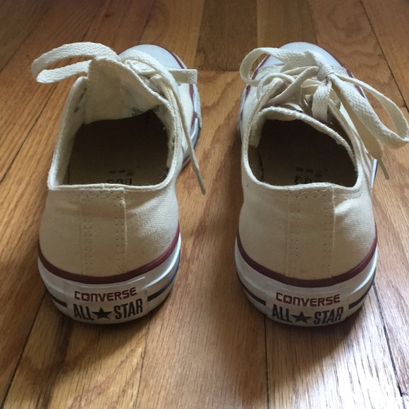 ⭐️ Cream Converse All-Stars ⭐️ - Picture 3 of 5